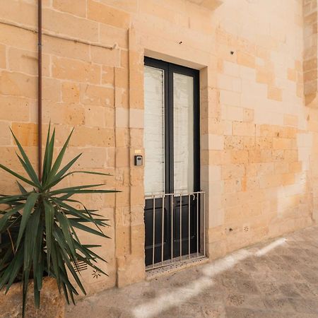 Donna Cristina Historic Apartment Lecce Kültér fotó