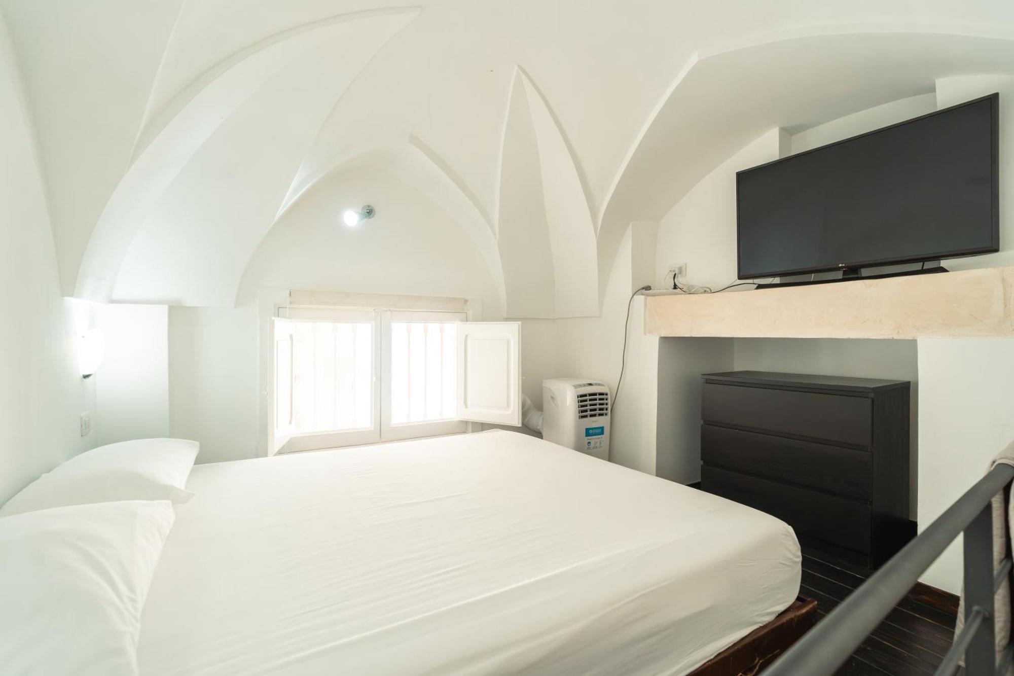 Donna Cristina Historic Apartment Lecce Kültér fotó