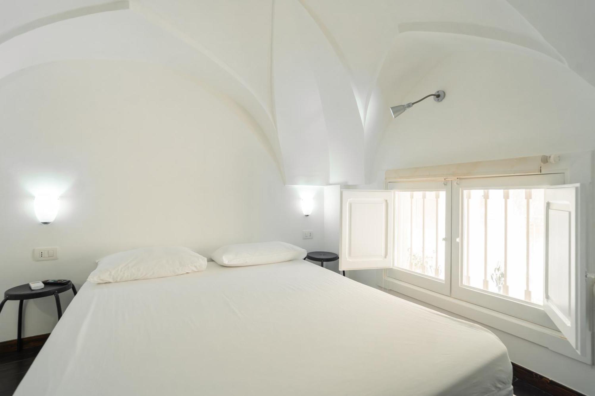 Donna Cristina Historic Apartment Lecce Kültér fotó